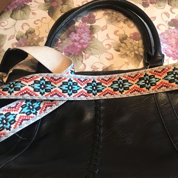 NWOT MID SIZE BLACK BAG WITH GUITAR STRAP ALL NEW - Picture 4 of 17